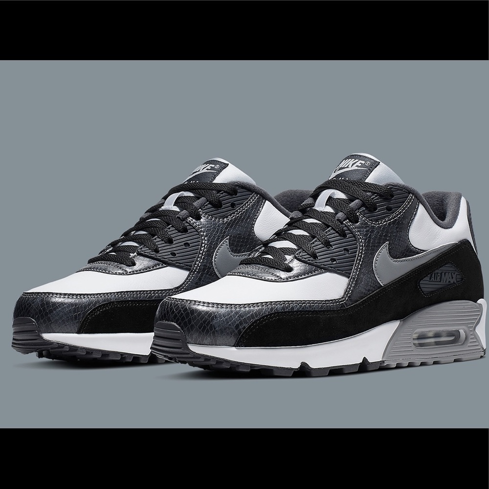 Own a Piece of Sneaker History – Rare Air Max 90 (Men’s 4/Women’s 5.5)
